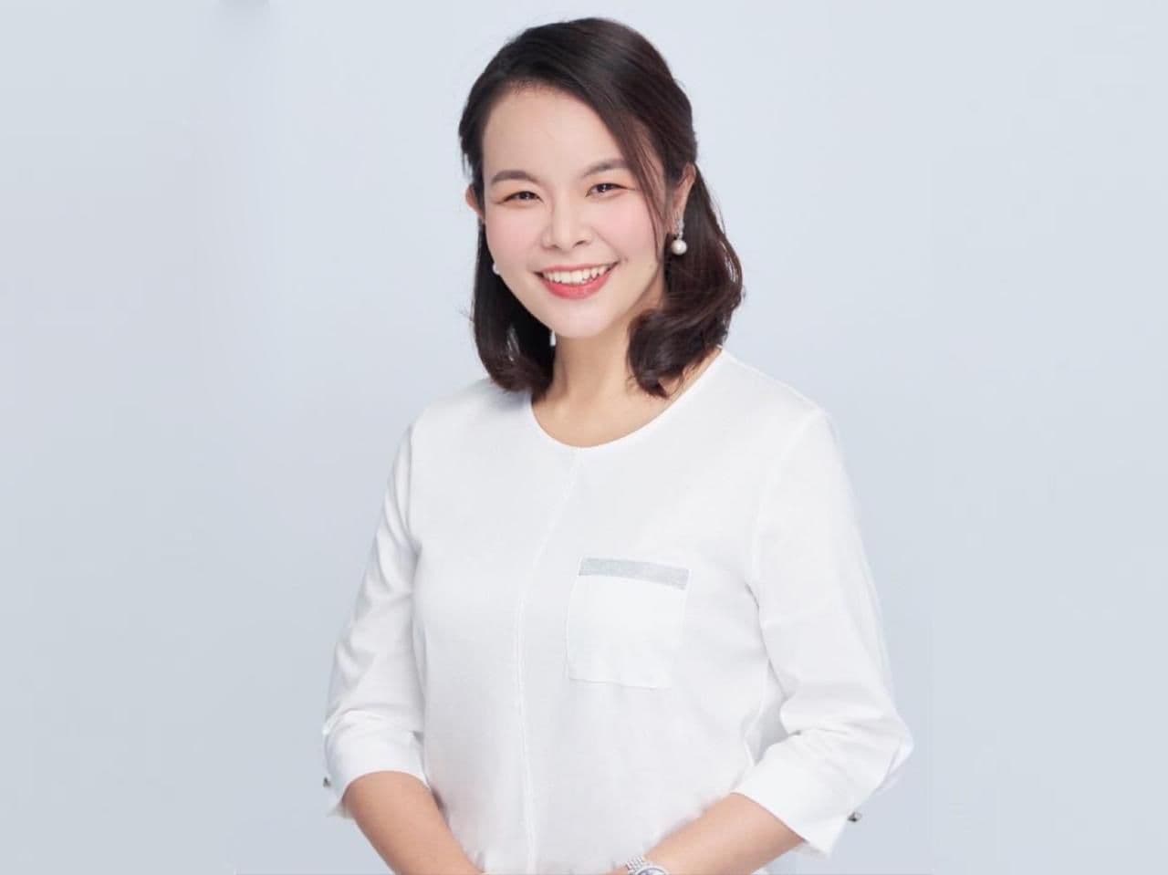 賴珩佳 女士